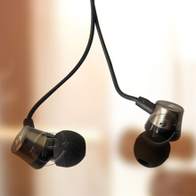 Motorola Metal Earbuds In-Ear Headphones - Black